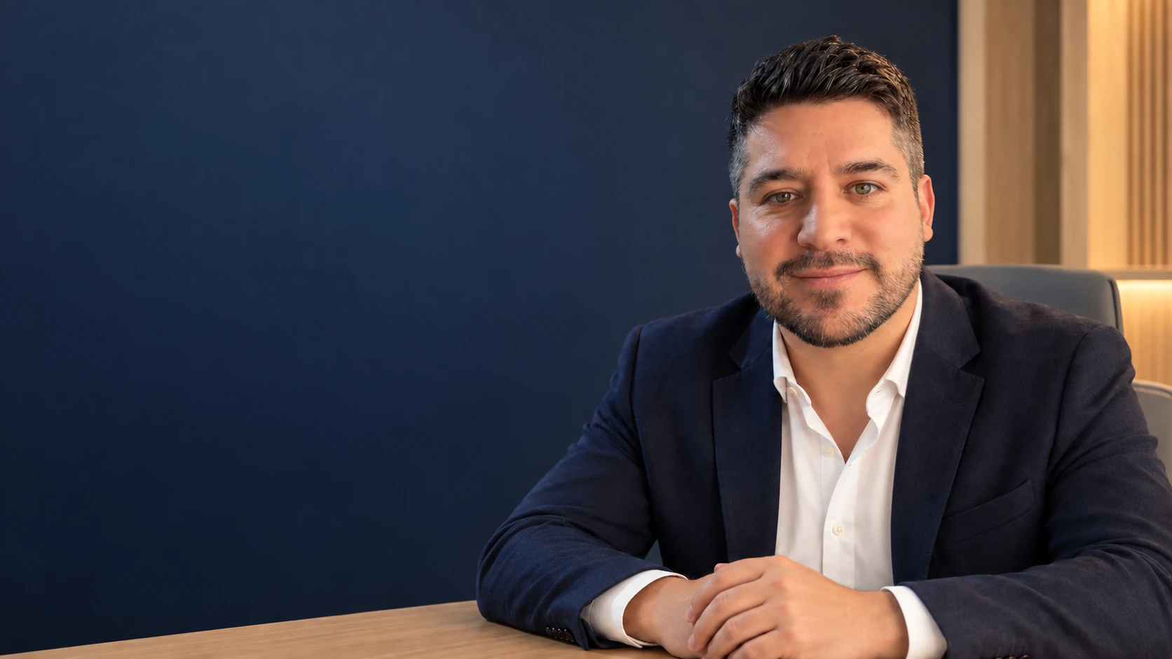 Ignacio Fernández, mediador familiar, con una expresión serena